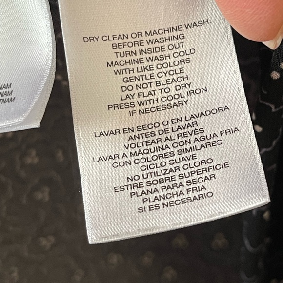 Elegant Black Patterned Women's Top - Picture 6 of 7